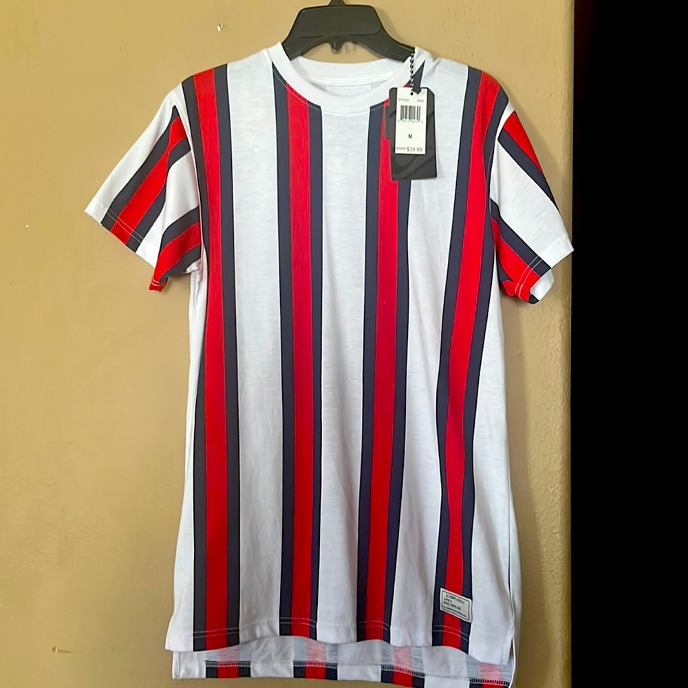 NWT MENS TEE
